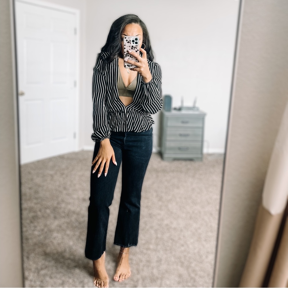 Reformation deep v, stripped blouse with elastic waist - Picture 7 of 16